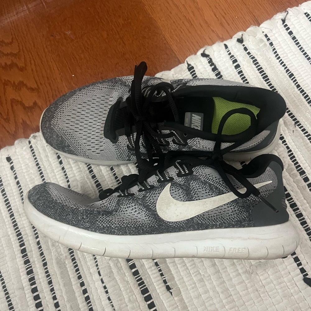 Nike Free Runs